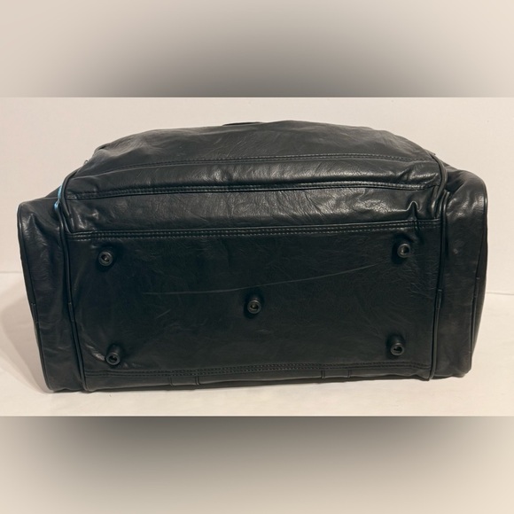 Concourse Leather Duffel Travel Bag Approximately 21x11x10 Removable Strap - Picture 13 of 16